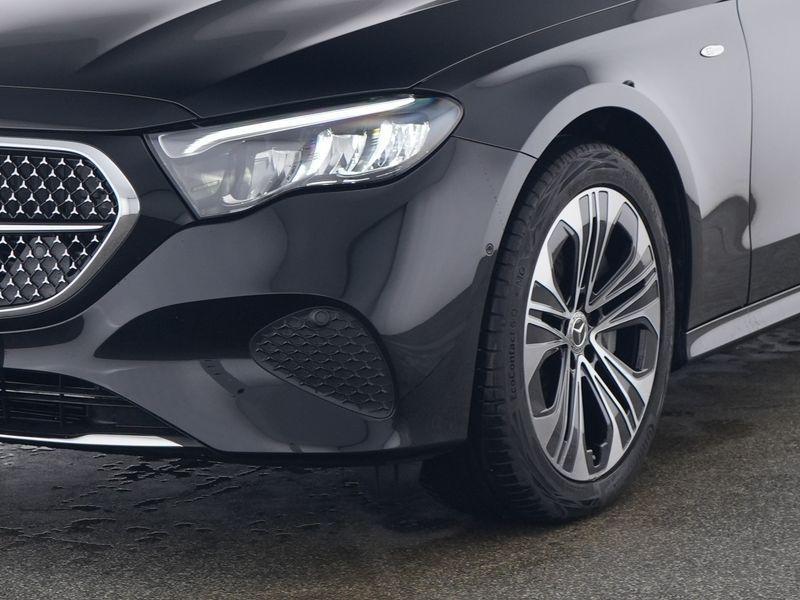 Mercedes-Benz E-klasse 300 e Berline Luxury Line | Distronic, Automaat, 4 deurs, Gebruikt, Zwart