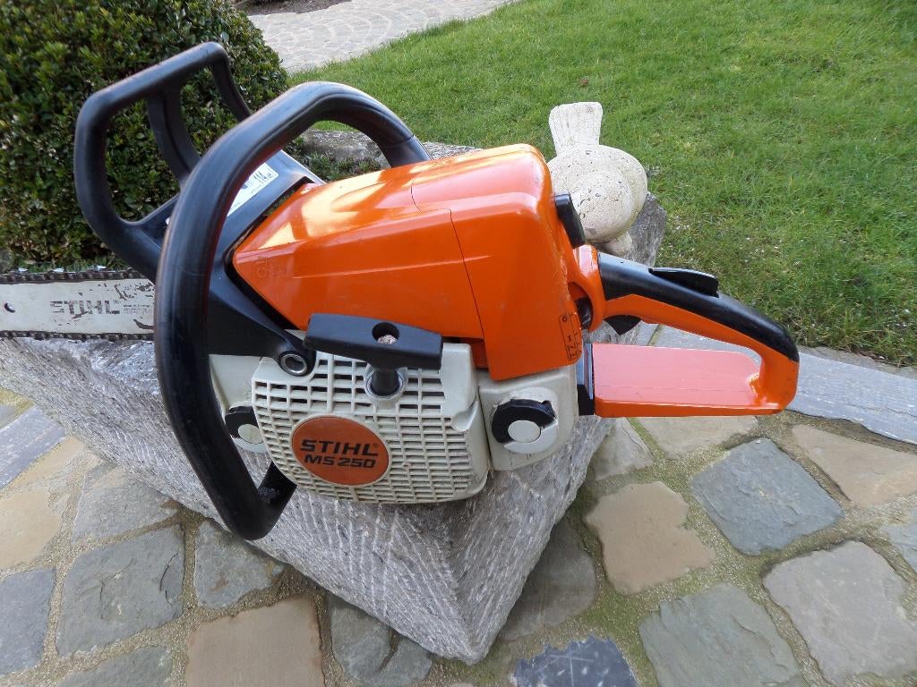 kettingzaag van STIHL type MS250, Enlèvement, Utilisé, Tronçonneuse, Stihl