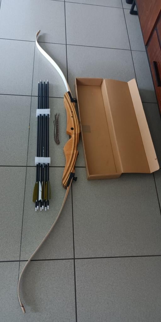 Boog  Samick en Carbone pijlen 22#68"RH, Sport en Fitness, Handboogschieten, Ophalen of Verzenden, Pijlen