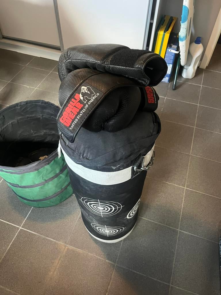 Boks zak met zo goed als nieuwe boks handschoenen., Sport en Fitness, Vechtsporten en Zelfverdediging, Ophalen, Zo goed als nieuw