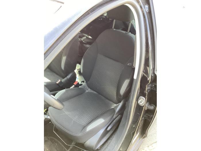 Stoel links van een Peugeot 208, Gebruikt, -, -, Ophalen of Verzenden