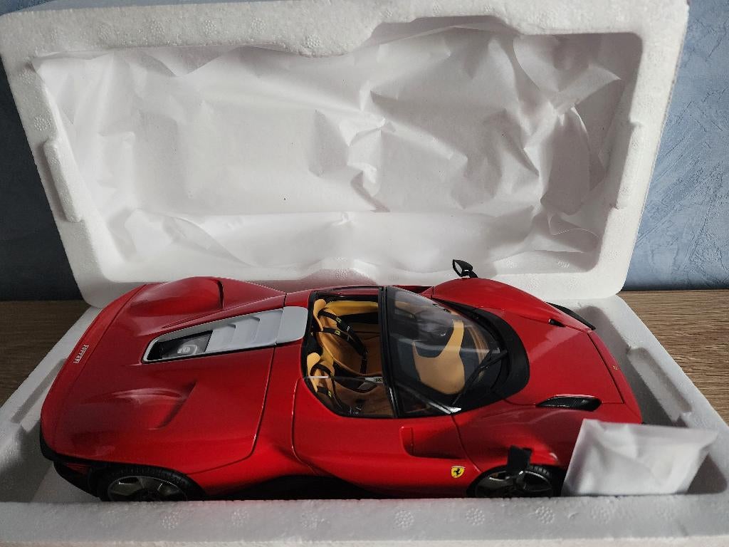 Ferrari SP3 Daytona 1/18, Hobby & Loisirs créatifs, Voitures miniatures | 1:18, Enlèvement, Neuf, Voiture, Burago