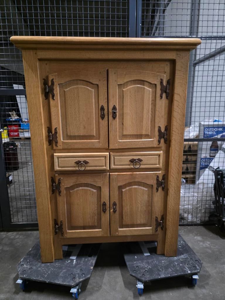 Eiken barkast en dressoir te koop., Enlèvement