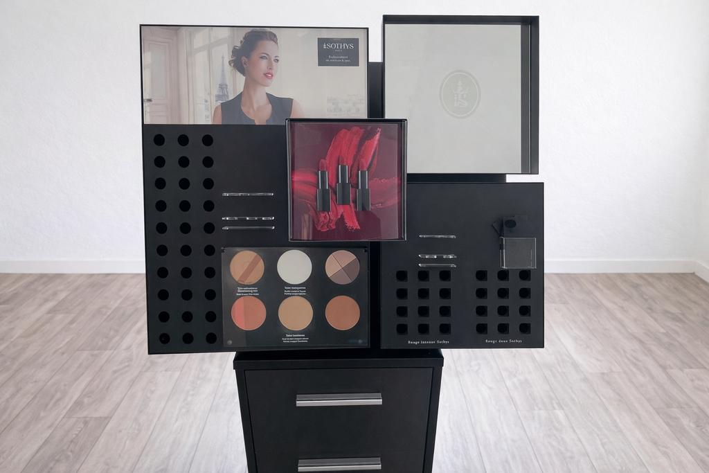 Lege make up stand sothys, Handtassen en Accessoires, Uiterlijk | Cosmetica en Make-up, Ophalen, Zo goed als nieuw