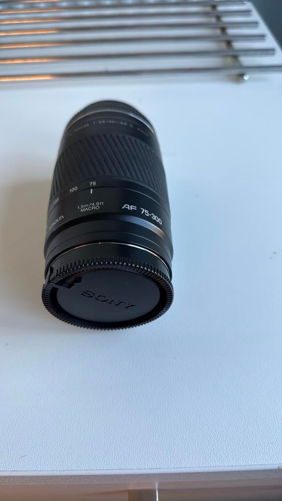 Konica minolta lens 1.5m/4.9ft. Af 75-300., Ophalen, Zo goed als nieuw, Standaardlens, Zoom
