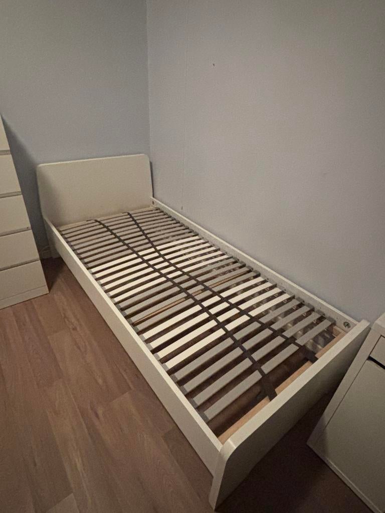 Ikea Askvoll bedframe, Maison & Meubles, Enlèvement, Comme neuf, Une personne