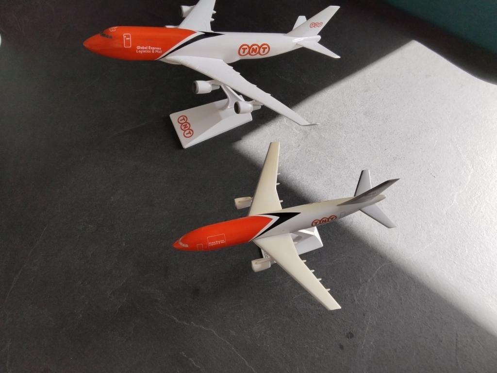 2 TNT-collectorvliegtuigen, Ophalen, Gebruikt, Vliegtuig, Overige merken