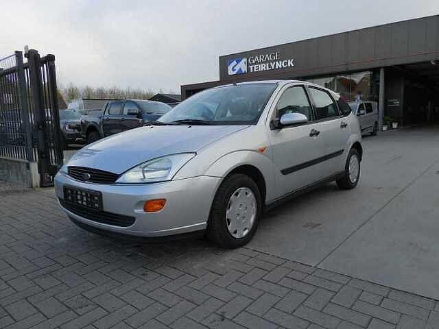 Ford Focus 1.6 i benzine 100pk Automaat 5d Ghia '00, Auto's, https://public.car-pass.be/vhr/caea7a31-4ad6-4352-80c8-c16cbeee06ea