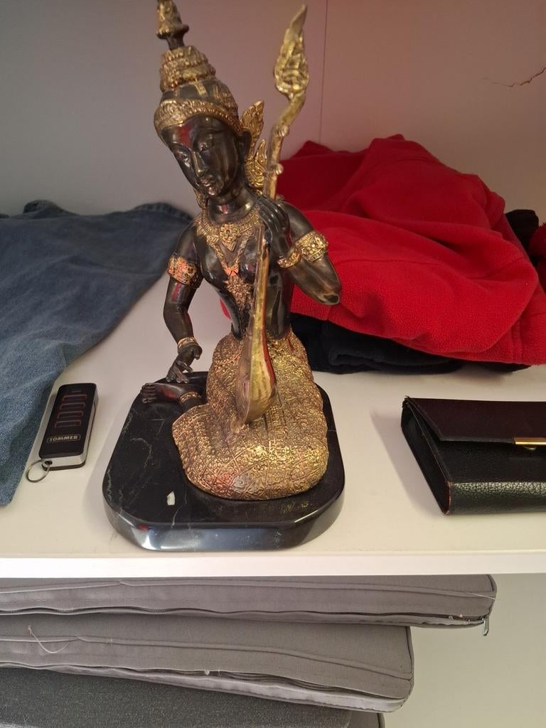 Statue Saraswati dorée et noire, Antiquités & Art, Enlèvement