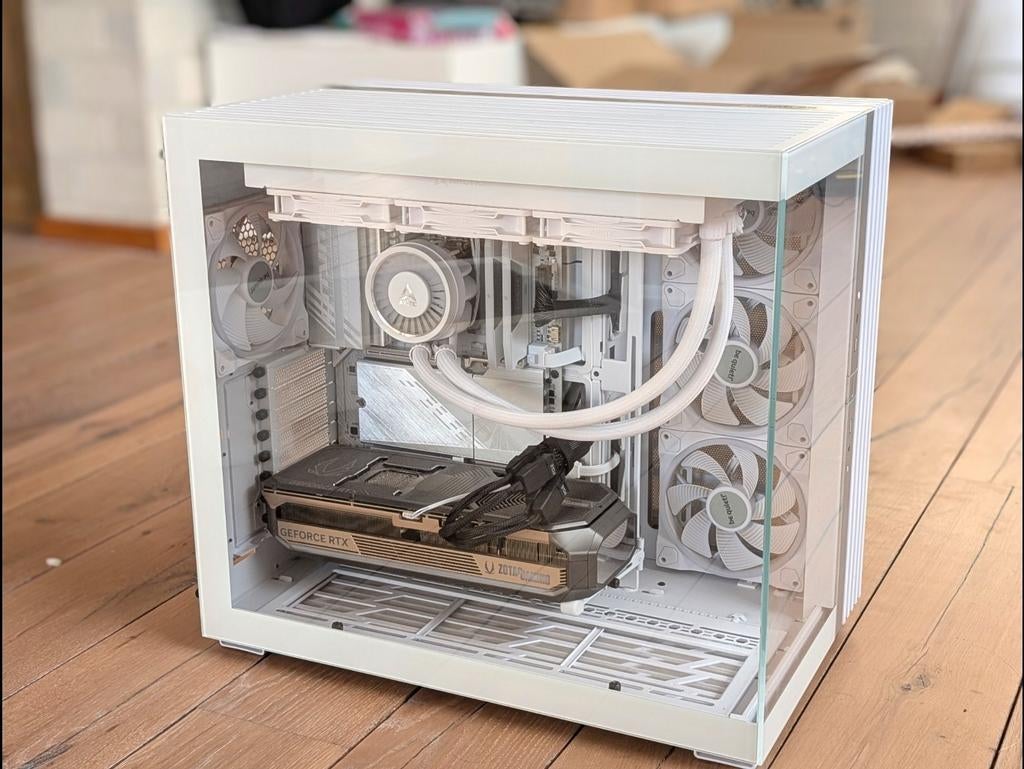 Desktop AMD 9800X3D, RTX 5090, 32GB DDR5-6000, 1TB SSD, Computers en Software, Desktop Pc's, SSD, Ophalen