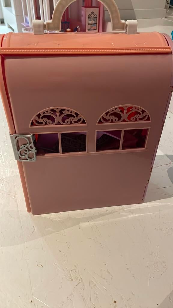 Maison de Barbie pliable, Enlèvement