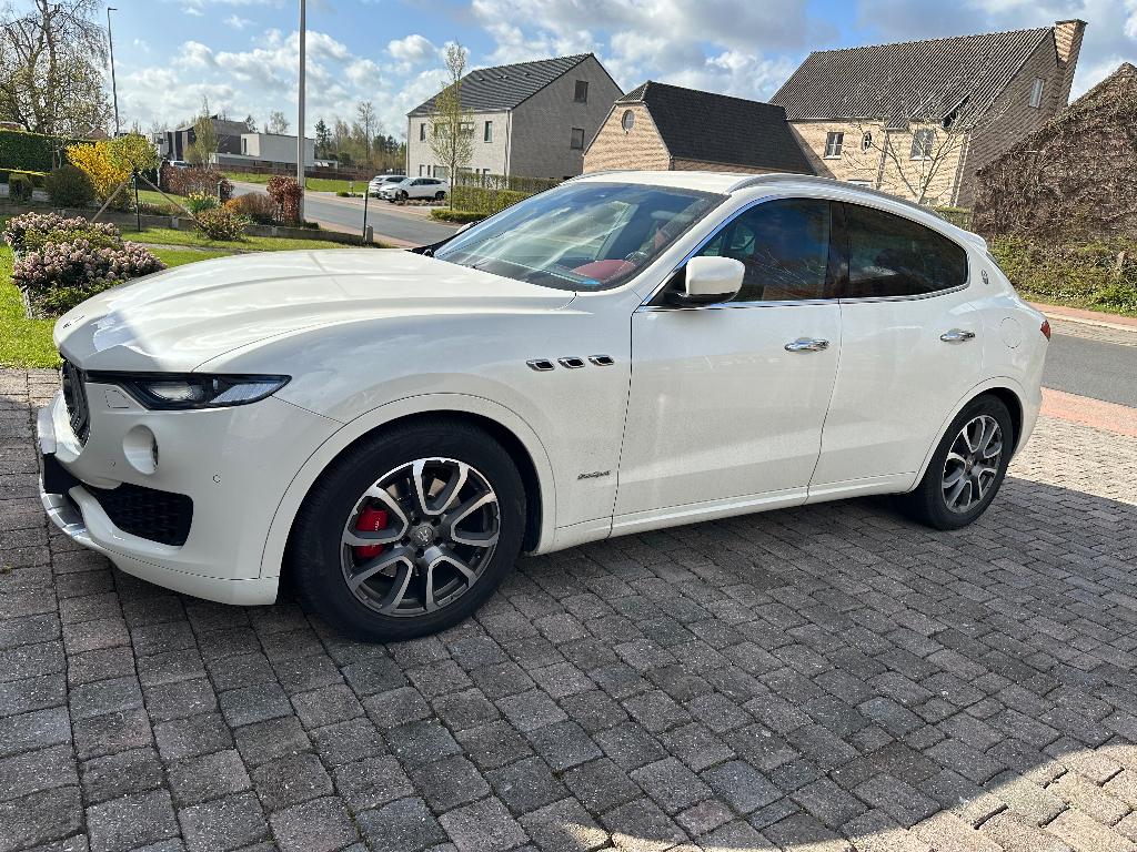 Maserati Levante, Autos, Maserati, Particulier, Levante, Diesel, Euro 6, MPV ou Monospace, 5 portes, Automatique, Blanc, Autres couleurs