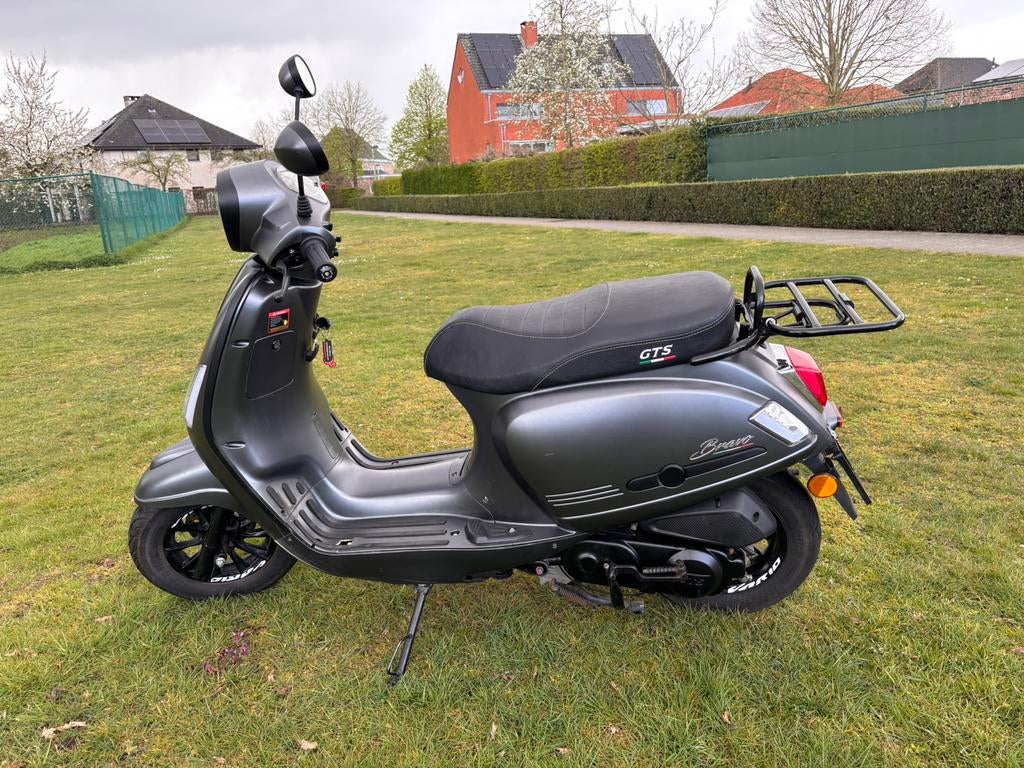 Gts bravo 2022 A klasse, Fietsen en Brommers, Brommeronderdelen | Scooters, Ophalen, Zo goed als nieuw