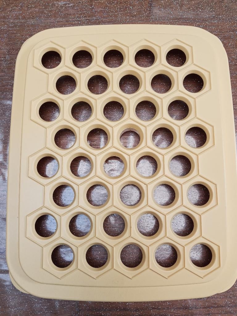 Moule à raviolis Tupperware Ravissimo, Maison & Meubles, Enlèvement, Comme neuf, Jaune