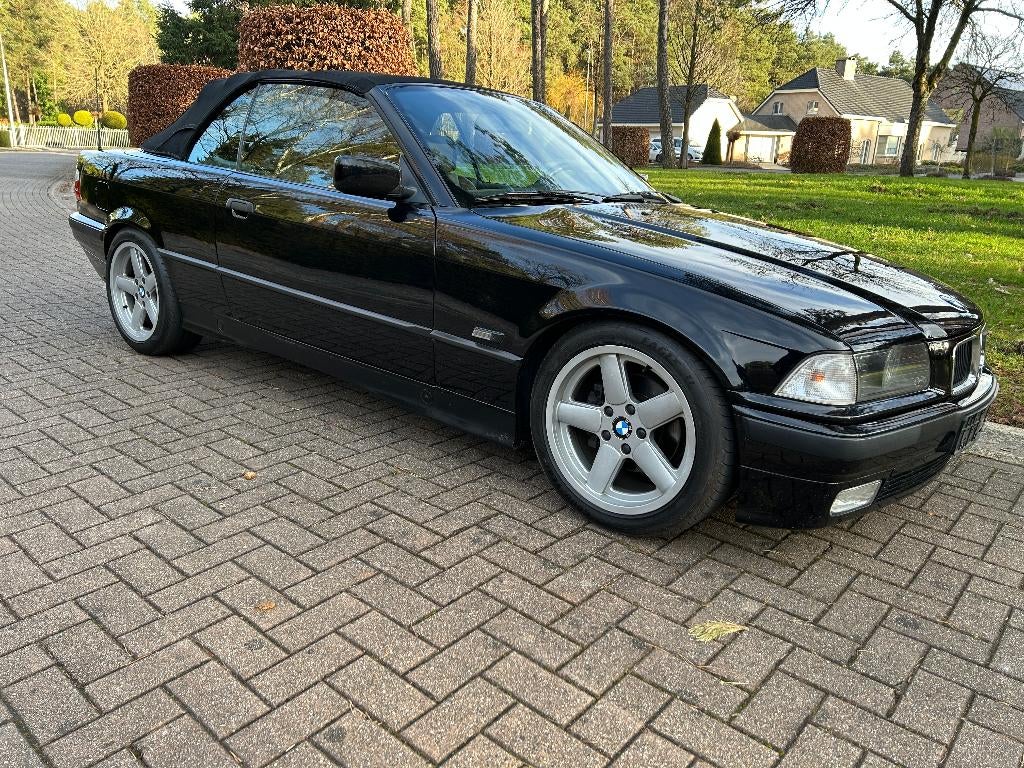 BMW 328I E36 AUT CABRIO 02-1995 * OLDTIMER *, Auto's, BMW, Automaat, 4 zetels, Achterwielaandrijving, Zwart