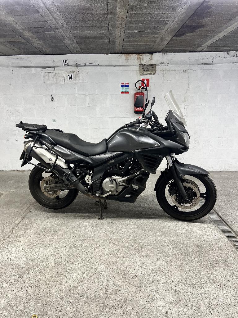 Suzuki V-Strom DL650A motorfiets