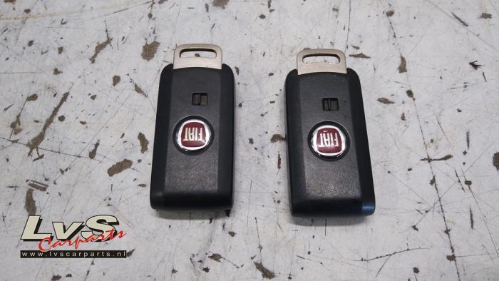 Clé d'un Fiat Fullback, Autos : Pièces & Accessoires, -, 3 mois de garantie, Utilisé, Fiat