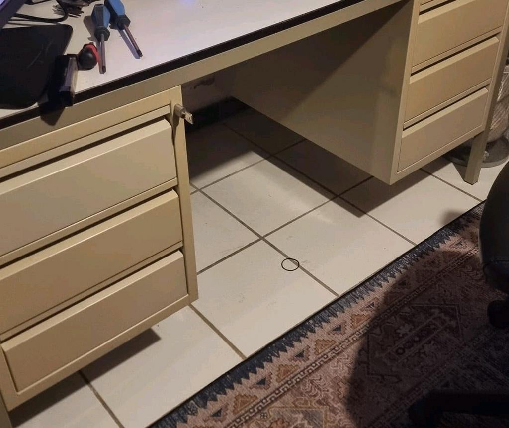 Stalen bureau 150 x 75 cm met 2 ladenbloks, Huis en Inrichting, Bureaus, Vintage, Ophalen