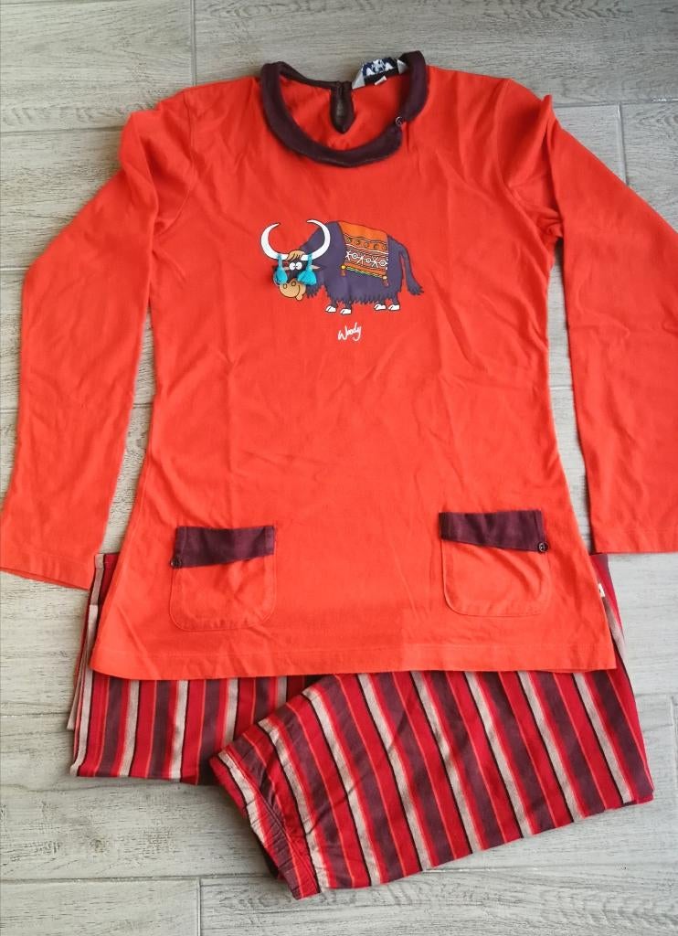 Pyjama « Mammoet » comme neuf - Woody - taille 152, Enlèvement ou Envoi, Comme neuf, Vêtements de nuit ou Sous-vêtements, Fille