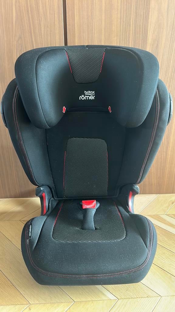 Britax Römer KIDFIX III M autozitje/car seat/ siege auto, Kinderen en Baby's, Autostoeltjes, Zo goed als nieuw, Ophalen