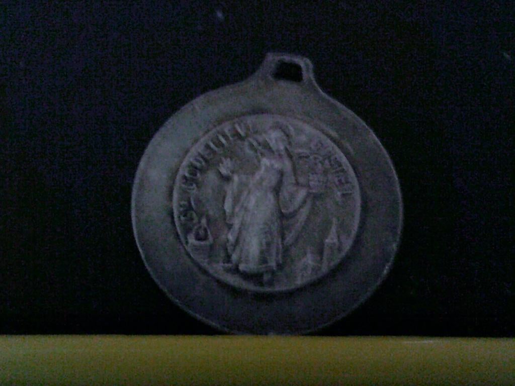 medalie  st godelieve gistel, Ophalen of Verzenden, Zo goed als nieuw, Sieraad, Christendom | Katholiek