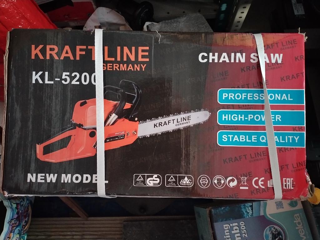 Kettinzaag benzine NIEUW, Tuin en Terras, Hand-tuingereedschap, Nieuw, Ophalen of Verzenden
