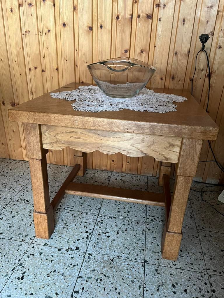 Petite table carrée en bois massif – 55  55 cm – h 50 cm, Enlèvement