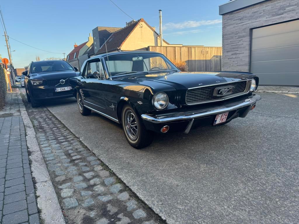 Ford Mustang coupe 1966 4,7L 289 V8, Auto's, Automaat, Achterwielaandrijving, Zwart, Particulier