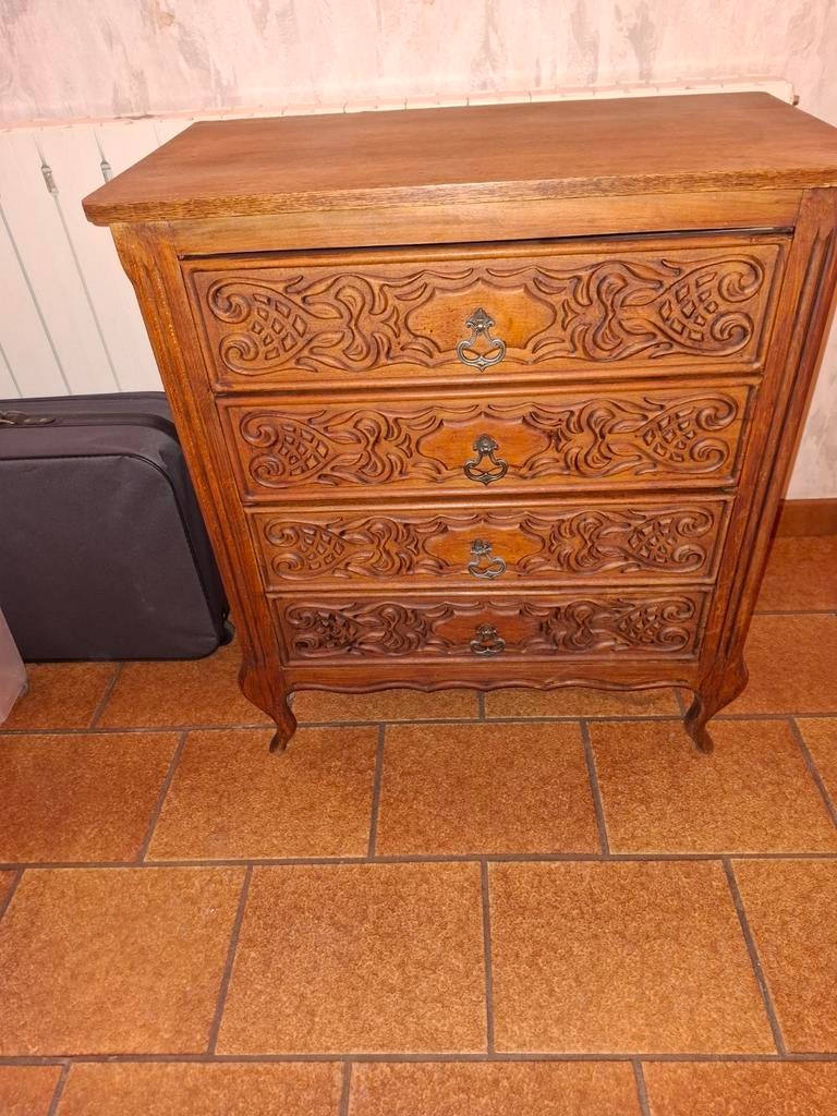 Gesneden massief houten dressoir, Ophalen