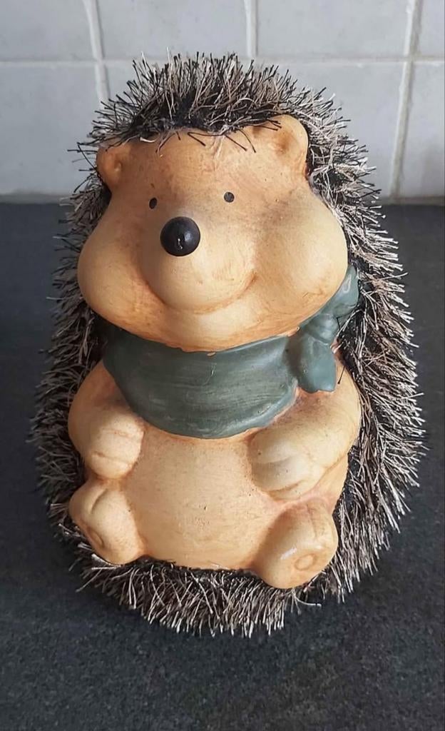 Jolie figurine d'un hérisson, Enlèvement, Comme neuf