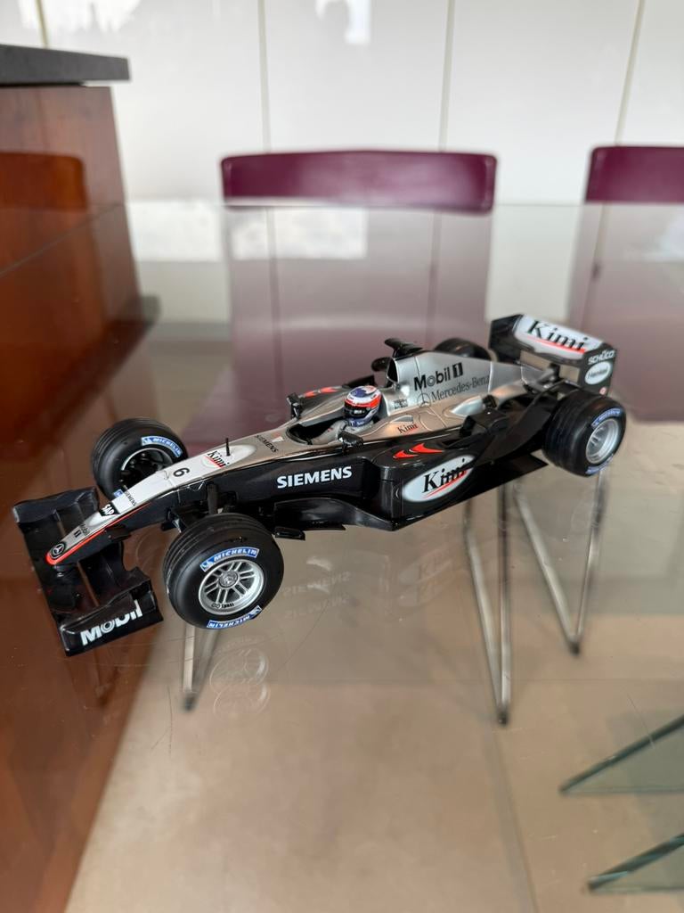 F1 McLAREN MERCEDES MP4/16 # 4 COULTHARD 1/18 HOT WHEELS, Hobby & Loisirs créatifs, Voitures miniatures | 1:18, Enlèvement ou Envoi