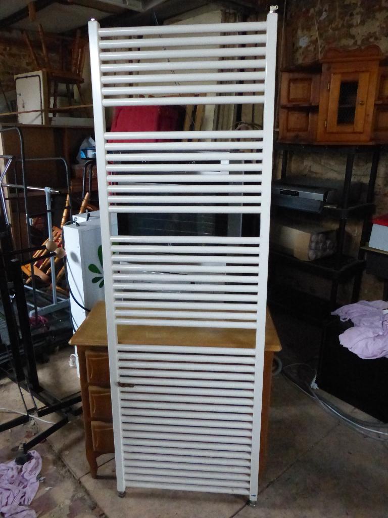 Radiateur porte-serviettes (à eau), Bricolage & Construction, Chauffage & Radiateurs, Moins de 60 cm, Enlèvement, Utilisé, 80 cm ou plus