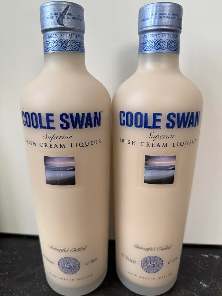 2 flessen Coole Swan, Ophalen, Nieuw, Overige gebieden, Overige typen