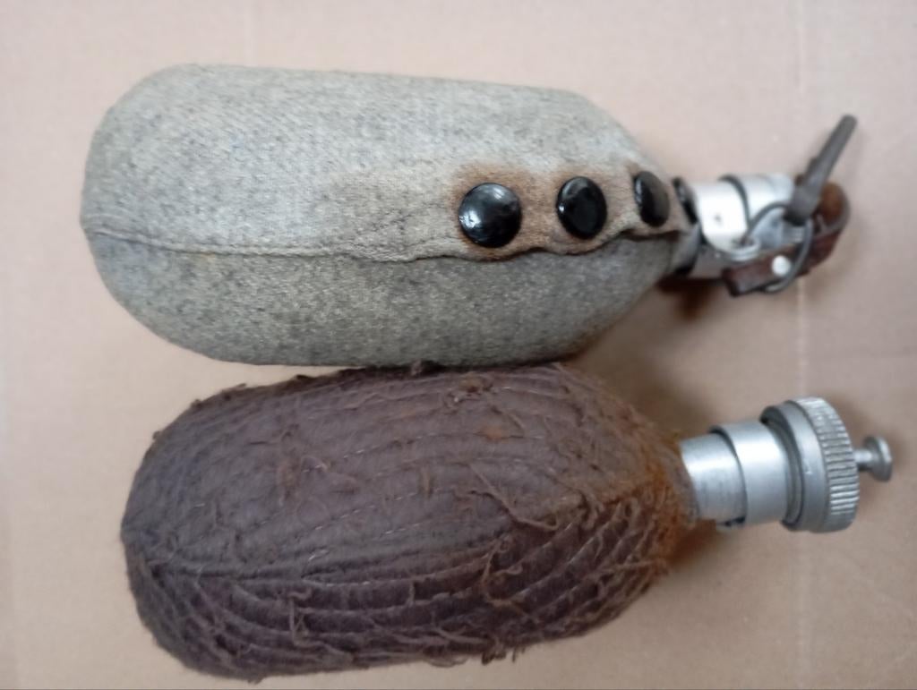 Duitse en Hongaarse veldfles uit de Tweede Wereldoorlog., Verzamelen, Ophalen of Verzenden