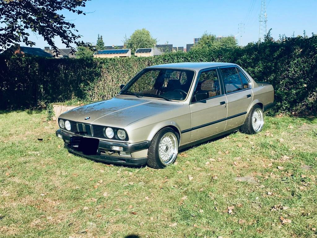 Bmw E30 - 320i Oldtimer, 4 deurs, Achterwielaandrijving, Beige, Particulier