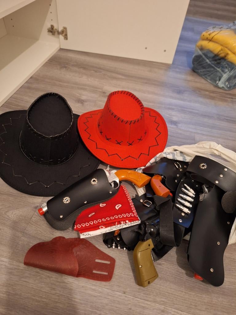 Déguisements et accessoires, Enlèvement