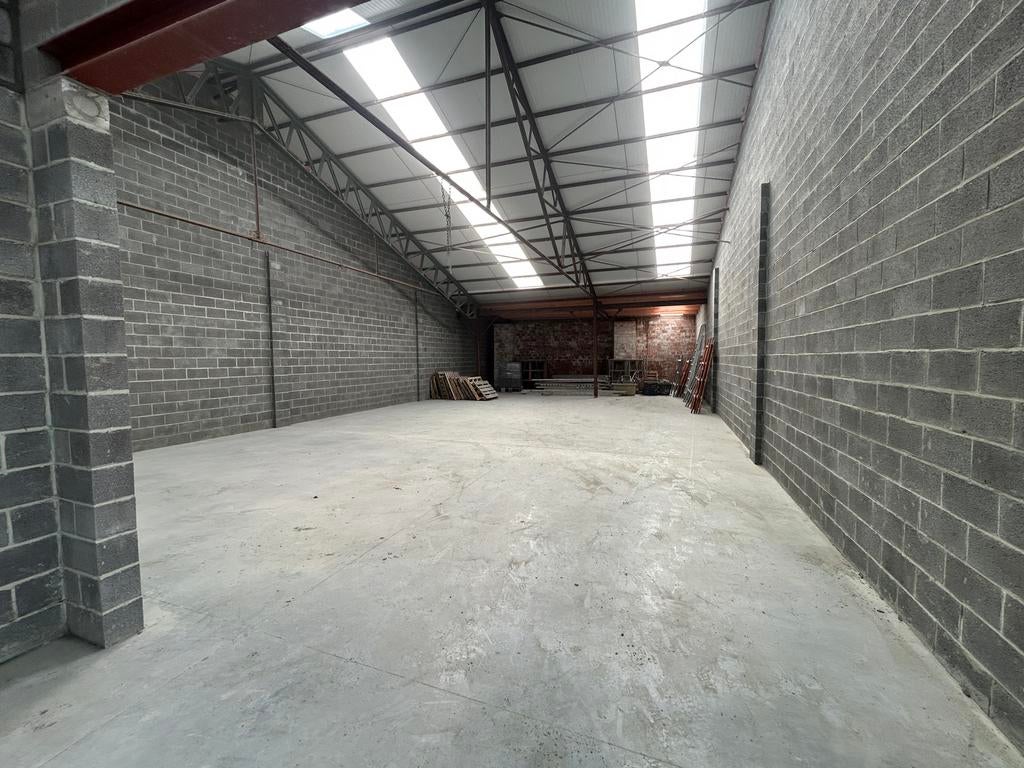 A louer entrepôts à Anderlues, Location, Industrie