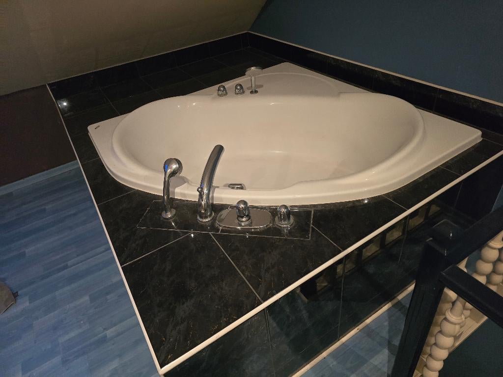 Baignoire Ariston avec robinneterie, Bricolage & Construction, Sanitaire, Utilisé, Baignoire, Enlèvement