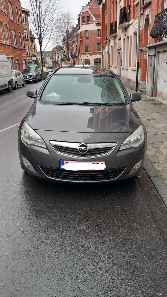 Opel Astra Break Diesel 2011 - 2000€, Autos, Argent ou Gris, Achat, Boîte manuelle, 5 portes