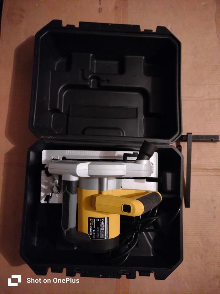 Power plus zaagmachine, Bricolage & Construction, Outillage | Scies mécaniques, Enlèvement