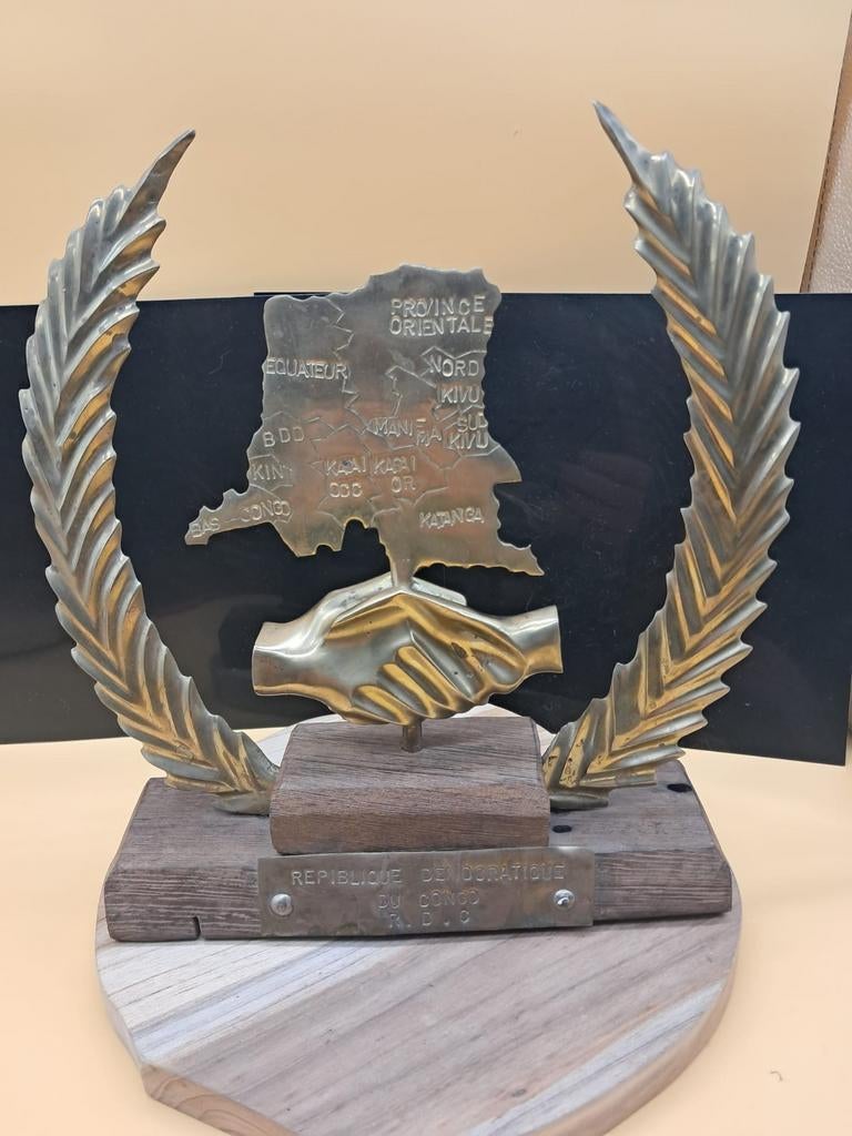 Handgemaakt postkoloniaal relatiegeschenk – Rép. Démocratiqu, Antiquités & Art, Enlèvement