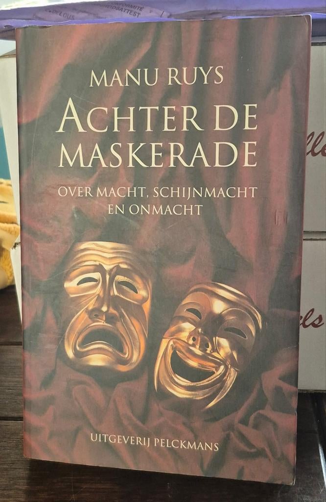 Derrière la mascarade, Livres, Enlèvement, Comme neuf, Manu Ruys