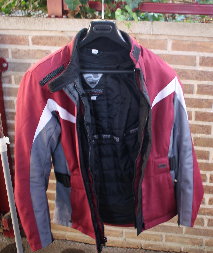 Veste Dame IXS, Motoren, Ophalen