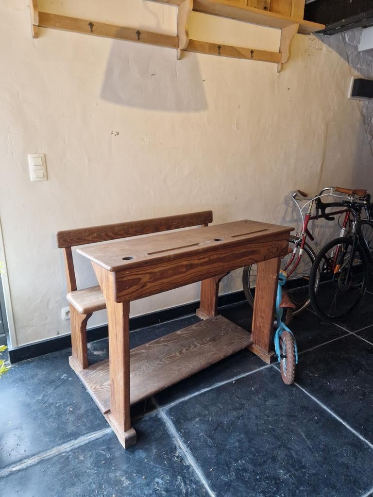 Oude schoolbank, Ophalen