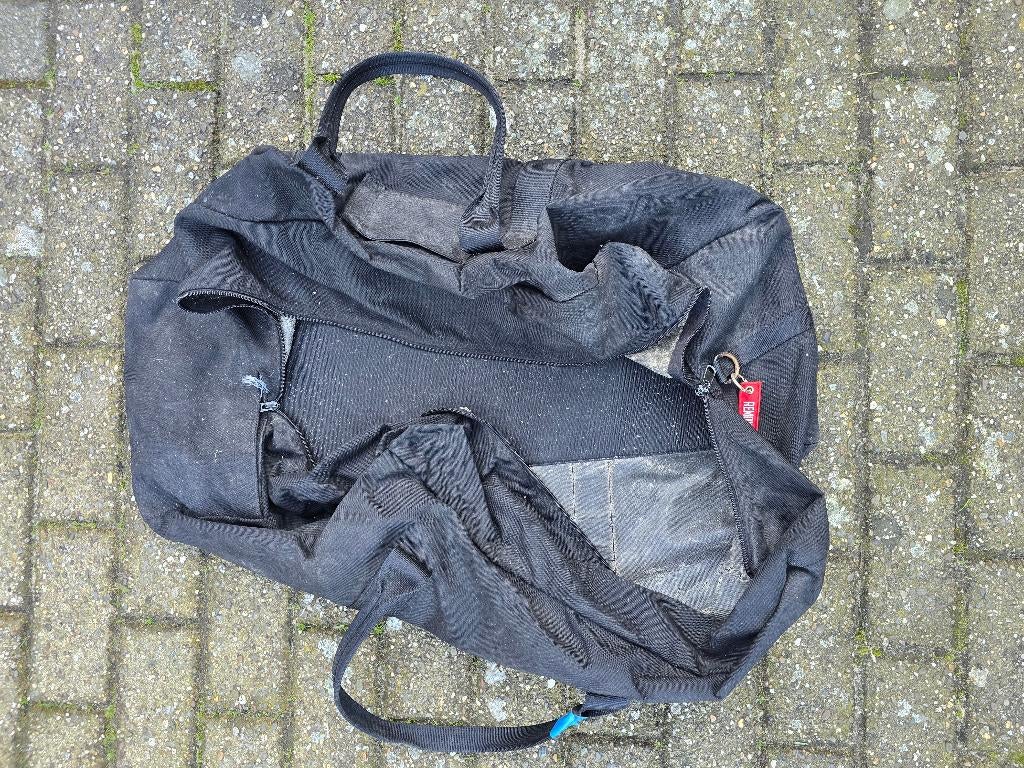 GROTE GEBRUIKTE SPORTZAK -- GRATIS, Handtassen en Accessoires, Tassen | Sporttassen, Ophalen, Gebruikt