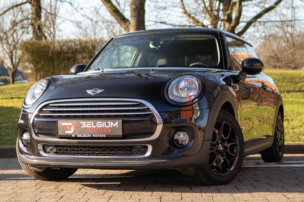 MINI Cooper 1.5 - Pro Pack - Volledig zwart -Stoelverwarming, 4 zetels, Euro 6, 1595 kg, Zwart
