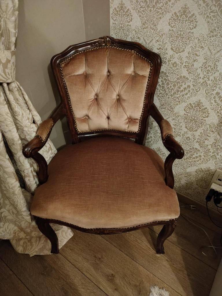 Mooie antieke stoel, Ophalen