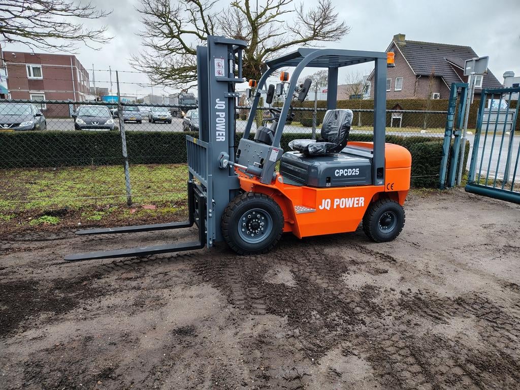 Nouveau chariot élévateur diesel de 2,5 tonnes ! ! ! !, Articles professionnels, Machines & Construction | Chariots élévateurs & Transport interne