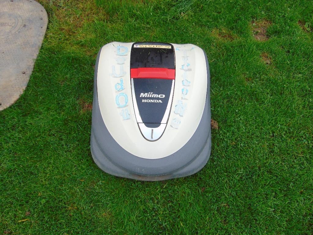 robot tondeuse  robotisée Honda miimo HRM3000, Enlèvement, Comme neuf, Honda, Contrôlable via l'application