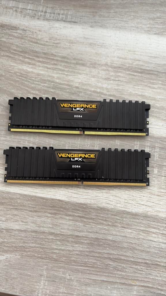 corsair vengeance 16gb Ddr4 ram 3200MHz, Computers en Software, RAM geheugen, DDR4, Ophalen of Verzenden, Zo goed als nieuw, 3200mHz